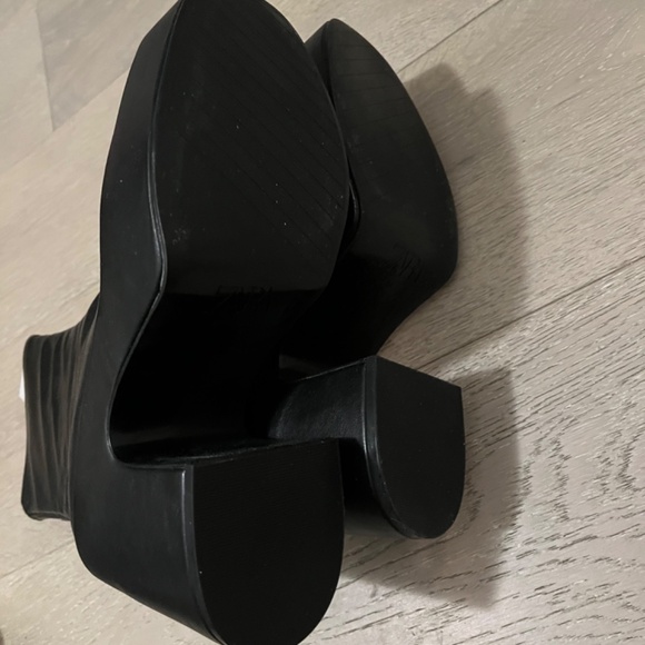 zara vegan leather boots - Picture 6 of 10